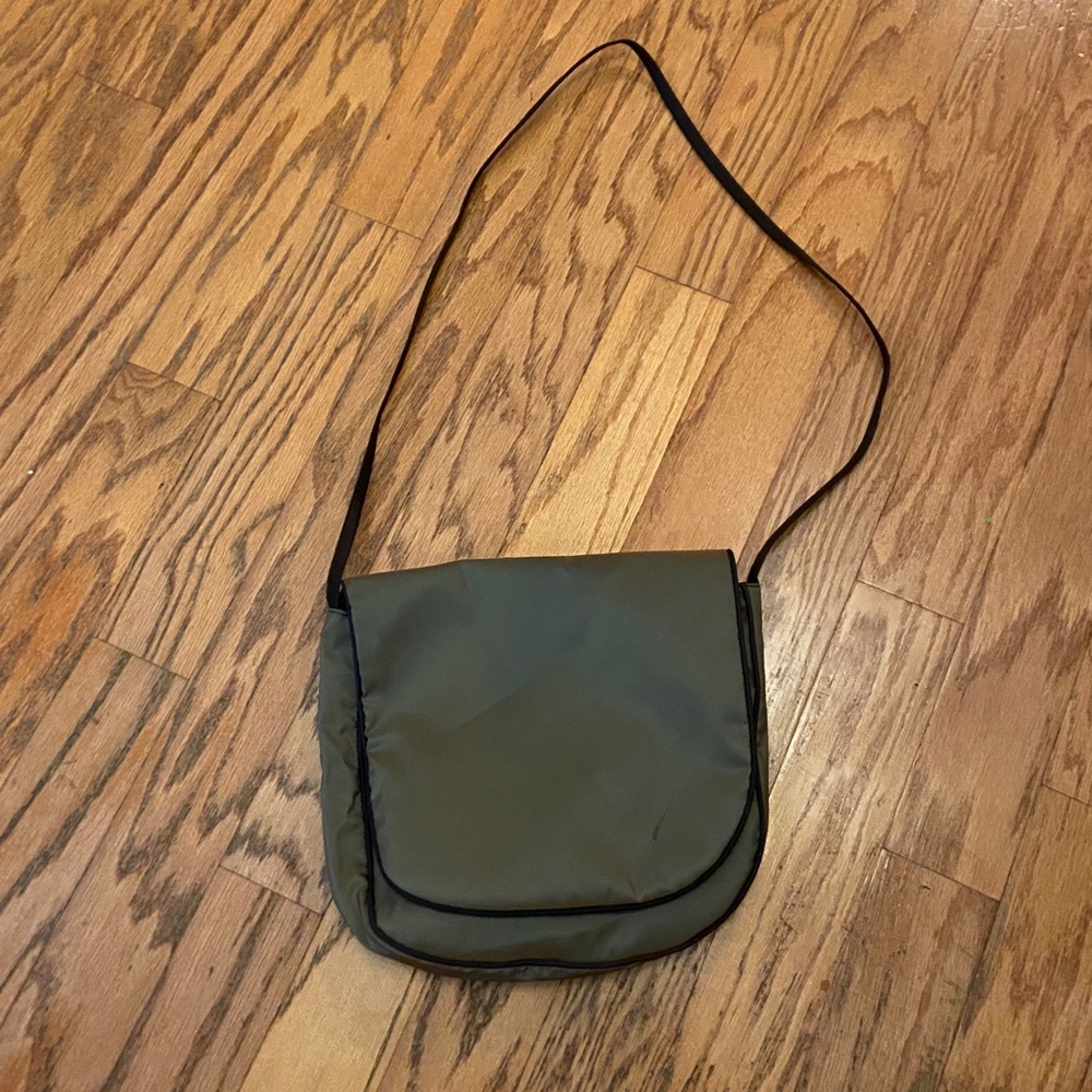Small Women’s Black and Olive Purse